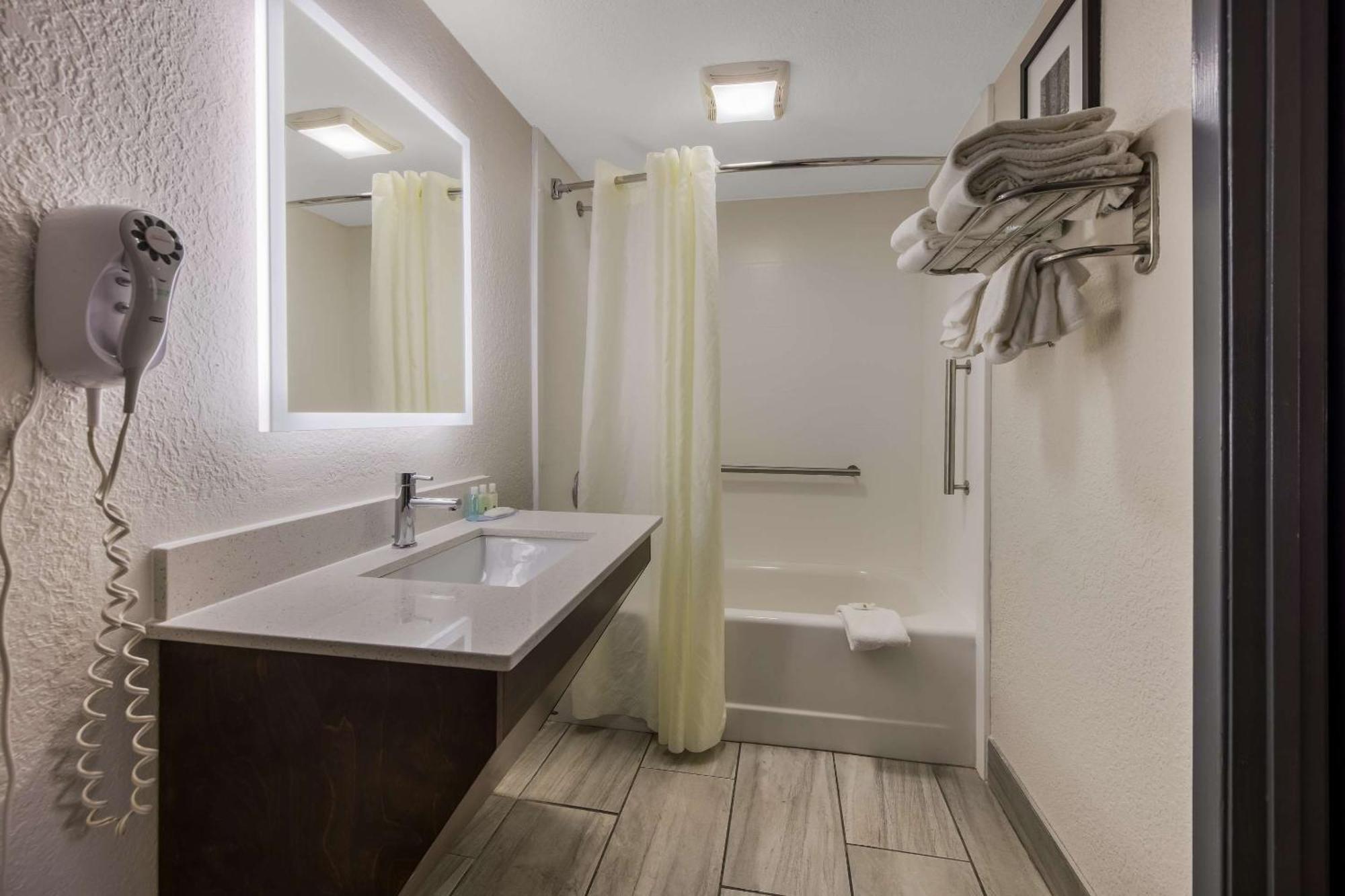 Quality Inn Asheville Airport Φλέτσερ Εξωτερικό φωτογραφία